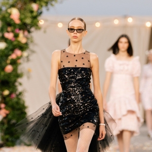CHANEL 2021春夏高定系列：如同一场家庭聚会，或一场婚礼