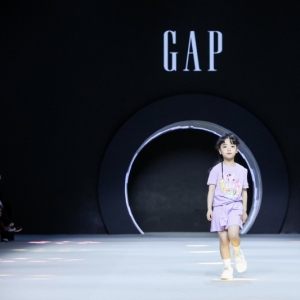 Gap发布2023年夏季童装新品 携萌娃惊艳亮相KIDS WEAR上海时装周