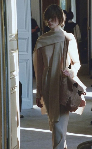 这个秋天最新的流行色以熟悉的样子回到了我们身边